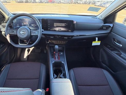 New 2026 Nissan Kicks SR image 9