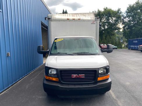 Used 2015 GMC Savana 3500 RWD image 9