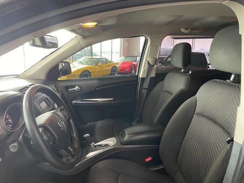 Used 2020 Dodge Journey SE w/ Blacktop Package image 16