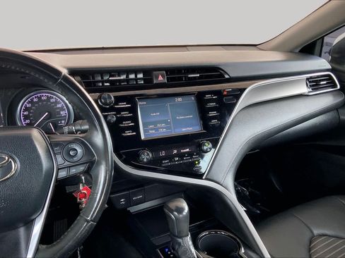 Used 2018 Toyota Camry SE w/ Moonroof Package FWD image 7
