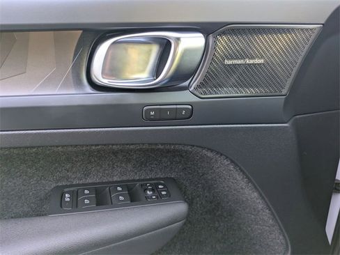 Certified 2024 Volvo C40 P8 Recharge Ultimate w/ Protection Package Premier image 24