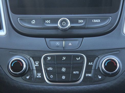 Used 2024 Chevrolet Malibu LT image 16