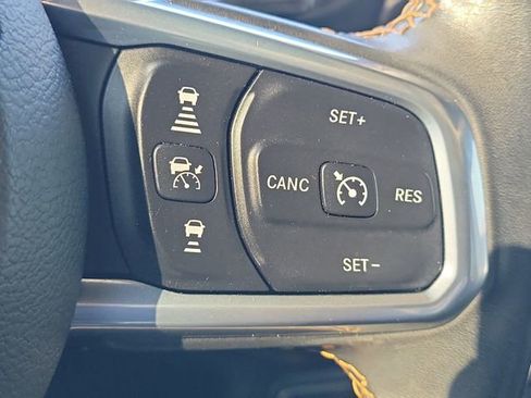 Used 2022 Jeep Gladiator Overland image 26