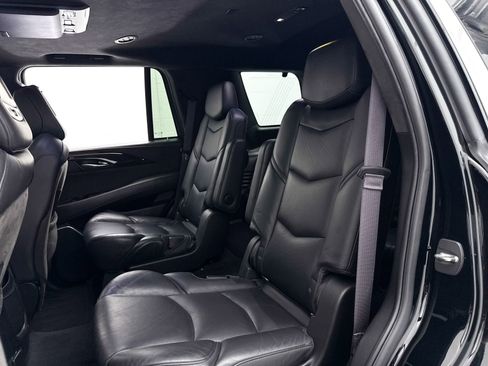 Used 2016 Cadillac Escalade Platinum AWD/4WD image 31