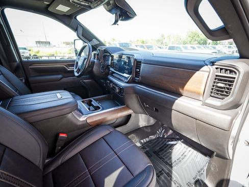 Used 2025 Chevrolet Silverado 2500 High Country w/ High Country Premium Package AWD/4WD image 23