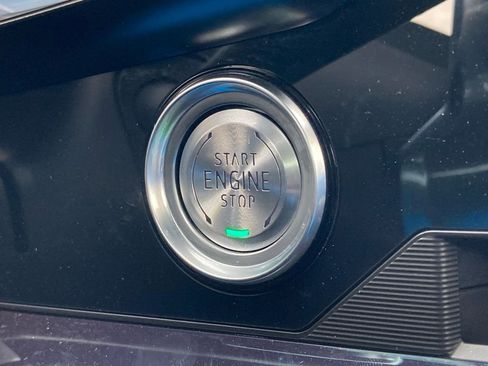 Used 2023 Chevrolet Corvette Stingray Premium Conv w/ Z51 Performance Package image 17