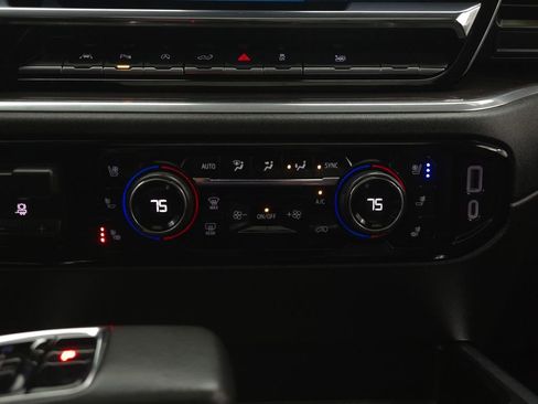 Used 2022 Chevrolet Silverado 1500 LTZ w/ LTZ Premium Package image 29