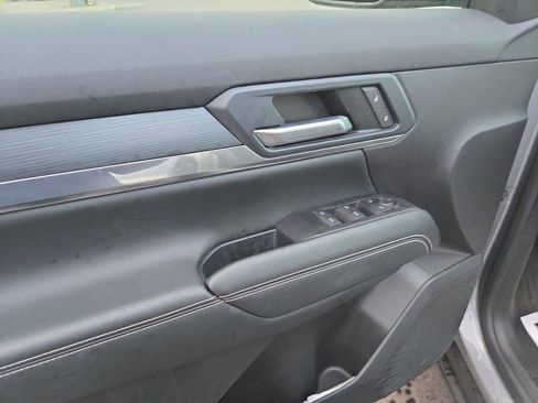 Used 2025 GMC Terrain Elevation image 11