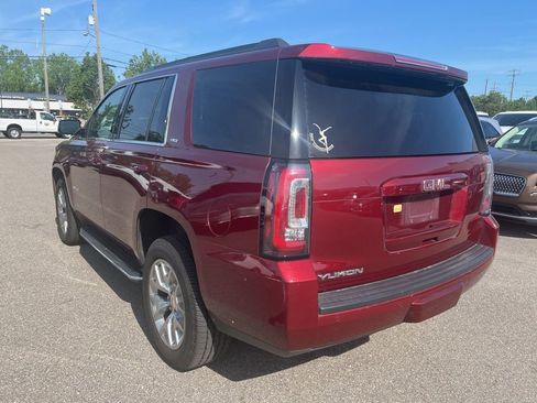 Used 2017 GMC Yukon SLT w/ Open Road Package AWD/4WD image 8