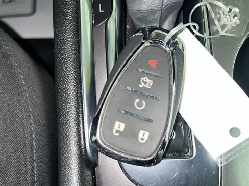 Used 2022 Chevrolet Malibu LT image 23