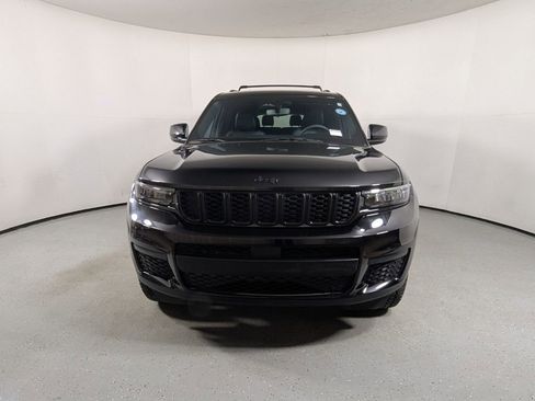 Used 2022 Jeep Grand Cherokee L Altitude image 2
