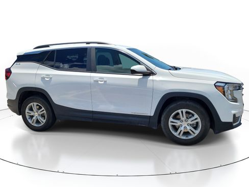 Used 2022 GMC Terrain SLE FWD image 4