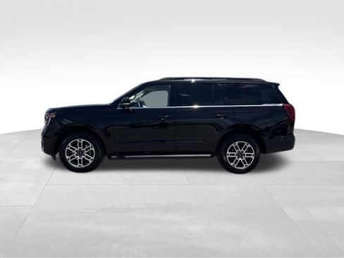 Used 2025 Ford Expedition Active AWD/4WD image 2