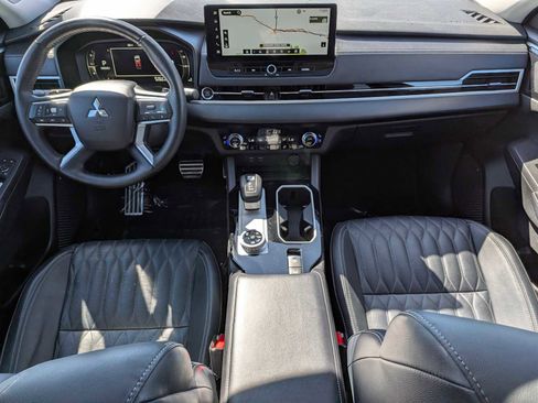 Used 2025 Mitsubishi Outlander SEL image 26