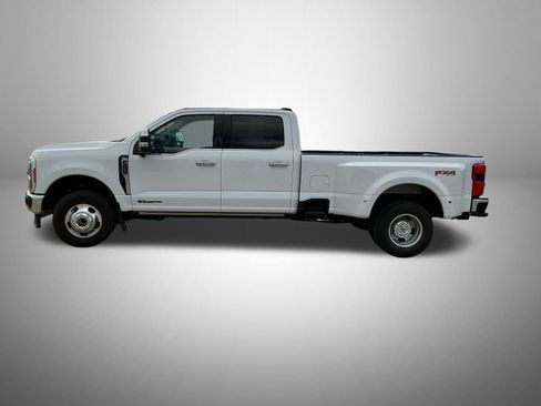 Used 2023 Ford F350 Lariat w/ Lariat Ultimate Package AWD/4WD image 2