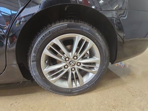 Used 2017 Toyota Camry SE image 34