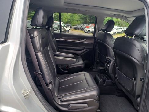 Used 2023 Jeep Grand Cherokee L Limited AWD/4WD image 27