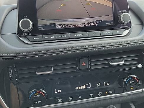 Certified 2022 Nissan Rogue SV image 28