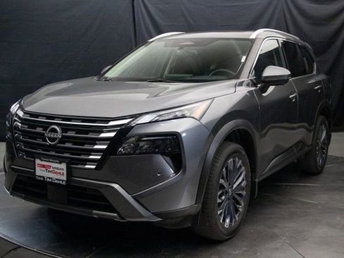 Used 2025 Nissan Rogue SL w/ Tech Package image 6