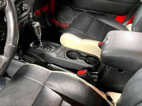 Used 2012 Jeep Wrangler Unlimited Sahara w/ Connectivity Group AWD/4WD image 16
