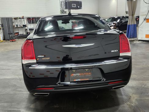 Used 2020 Chrysler 300 Touring w/ Driver Convenience Group image 15