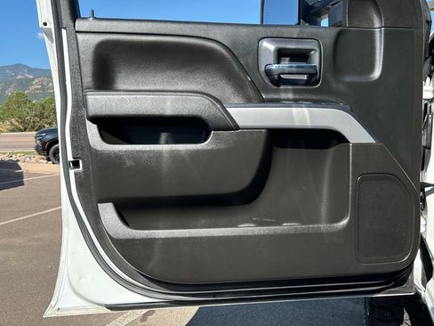 Used 2019 Chevrolet Silverado 1500 LT w/ All Star Edition AWD/4WD image 29