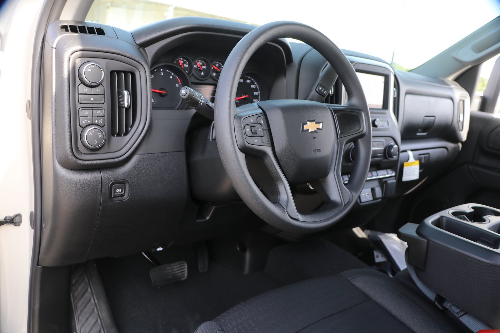New 2026 Chevrolet Silverado 2500 Custom w/ Custom Value Package AWD/4WD image 15