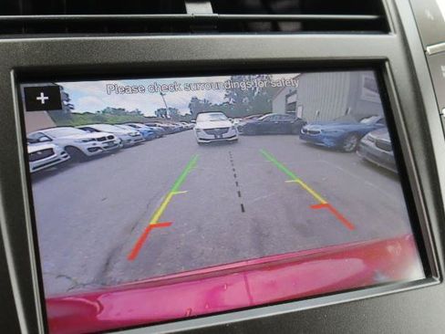Used 2017 Lincoln MKC Select w/ Lincoln MKC Climate Package FWD image 16