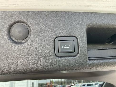 Used 2024 Chevrolet Equinox LT image 8