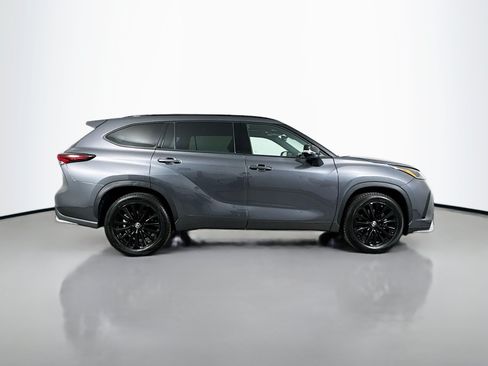 Certified 2025 Toyota Highlander XSE AWD/4WD image 8