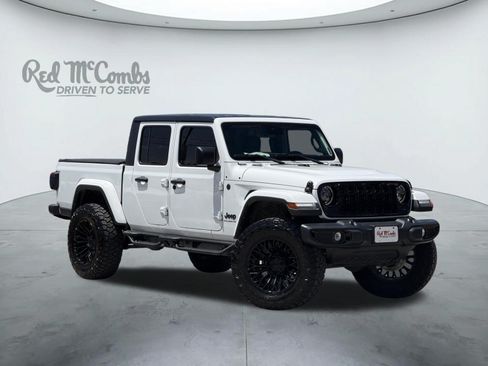 Used 2024 Jeep Gladiator Sport AWD/4WD image 1