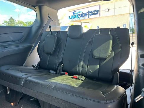 Used 2026 Chrysler Pacifica Select FWD image 17
