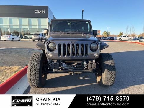 Used 2014 Jeep Wrangler Unlimited Rubicon w/ Connectivity Group image 4