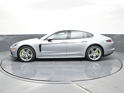 Used 2019 Porsche Panamera 4 image 2