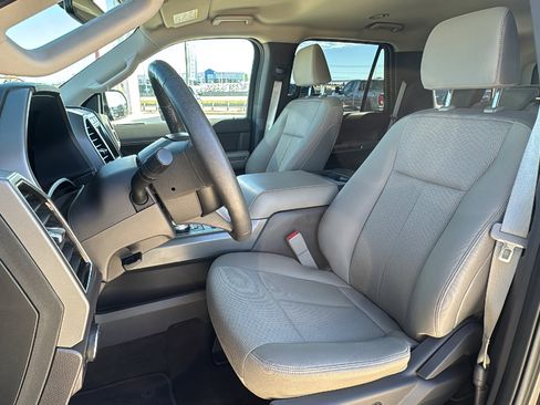 Used 2021 Ford Expedition XLT image 13