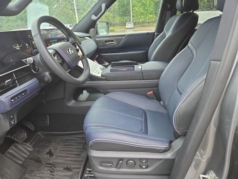 Used 2026 INFINITI QX80 4WD w/ Sport Exterior Package image 5