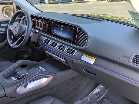 New 2026 Mercedes-Benz GLS 450 4MATIC image 36