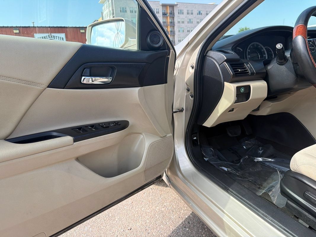 Used 2014 Honda Accord EX image 8