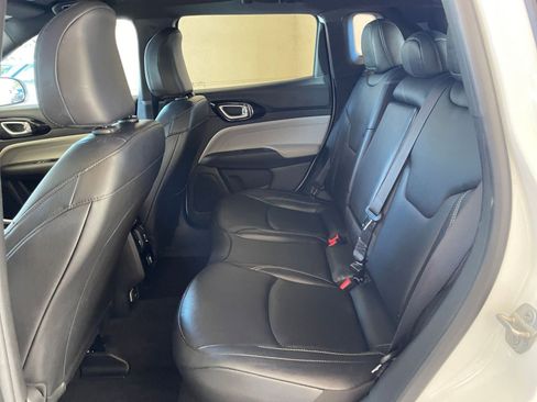 Used 2025 Jeep Compass Limited image 20