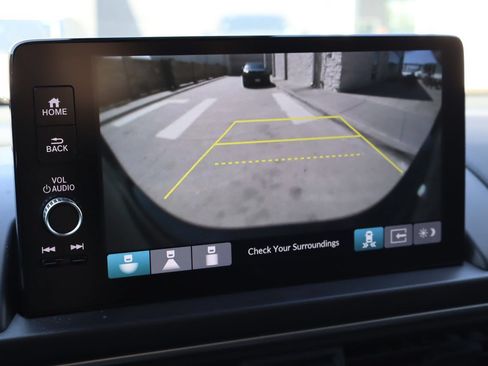Used 2025 Honda Pilot EX-L image 8