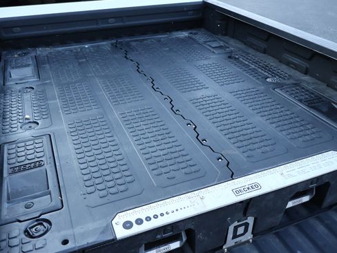 Certified 2024 Chevrolet Silverado 2500 ZR2 w/ Technology Package image 34