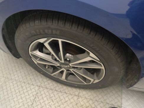 Used 2022 Kia Forte LXS FWD image 31