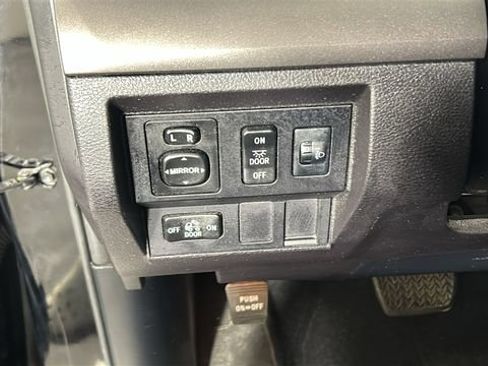 Used 2015 Toyota Tundra SR5 w/ SR5 Upgrade Package AWD/4WD image 19