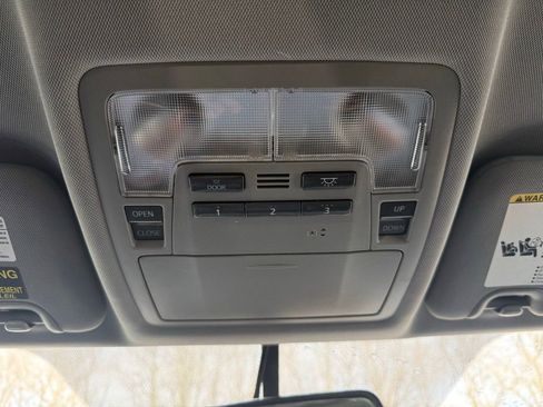 Used 2015 Toyota Highlander XLE image 29