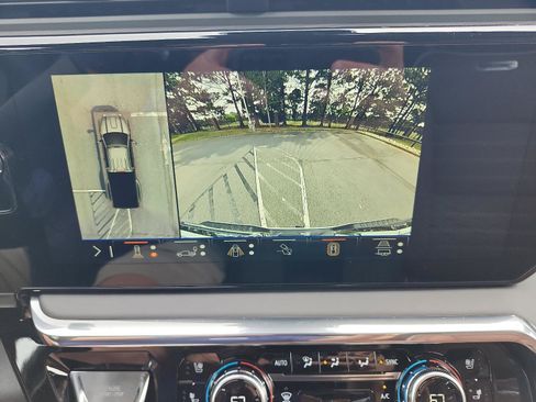 New 2026 GMC Sierra 3500 Denali Ultimate AWD/4WD image 17