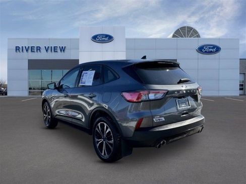 Used 2022 Ford Escape SE w/ SE Sport Appearance Package image 4