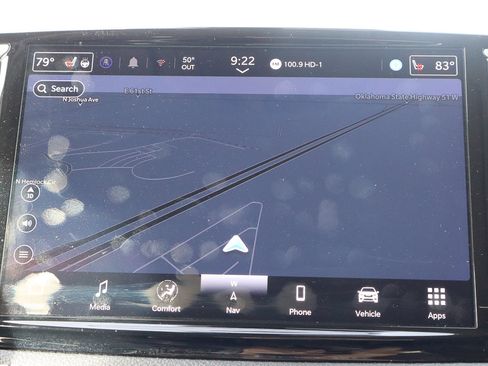 Used 2024 Chrysler Pacifica Limited image 26