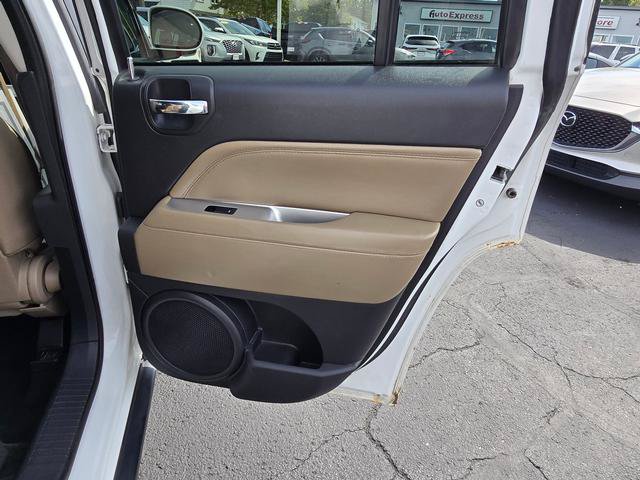 Used 2015 Jeep Compass High Altitude AWD/4WD image 17
