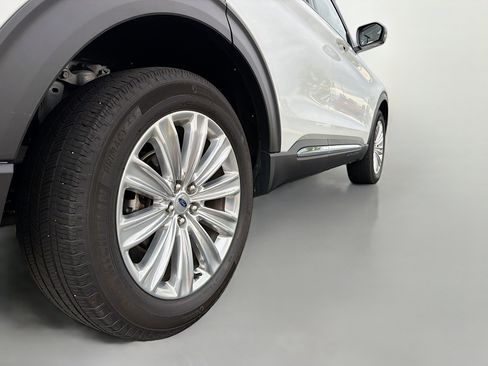 Used 2022 Ford Explorer Limited w/ Limited Technology Package AWD/4WD image 15