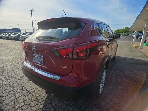 Used 2018 Nissan Rogue Sport S w/ S Appearance Package AWD/4WD image 23